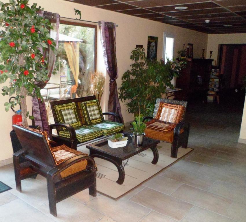 The Originals City, Hotel Le Village Provencal, Aix-En-Provence Nord Pertuis Dış mekan fotoğraf