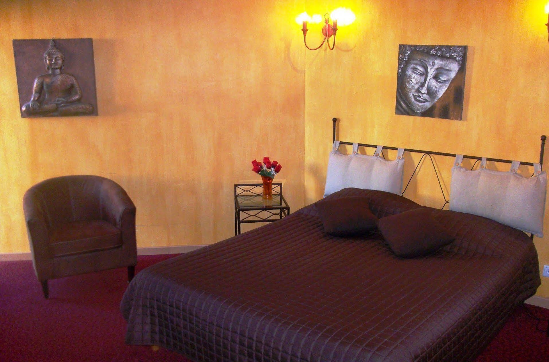 The Originals City, Hotel Le Village Provencal, Aix-En-Provence Nord Pertuis Dış mekan fotoğraf